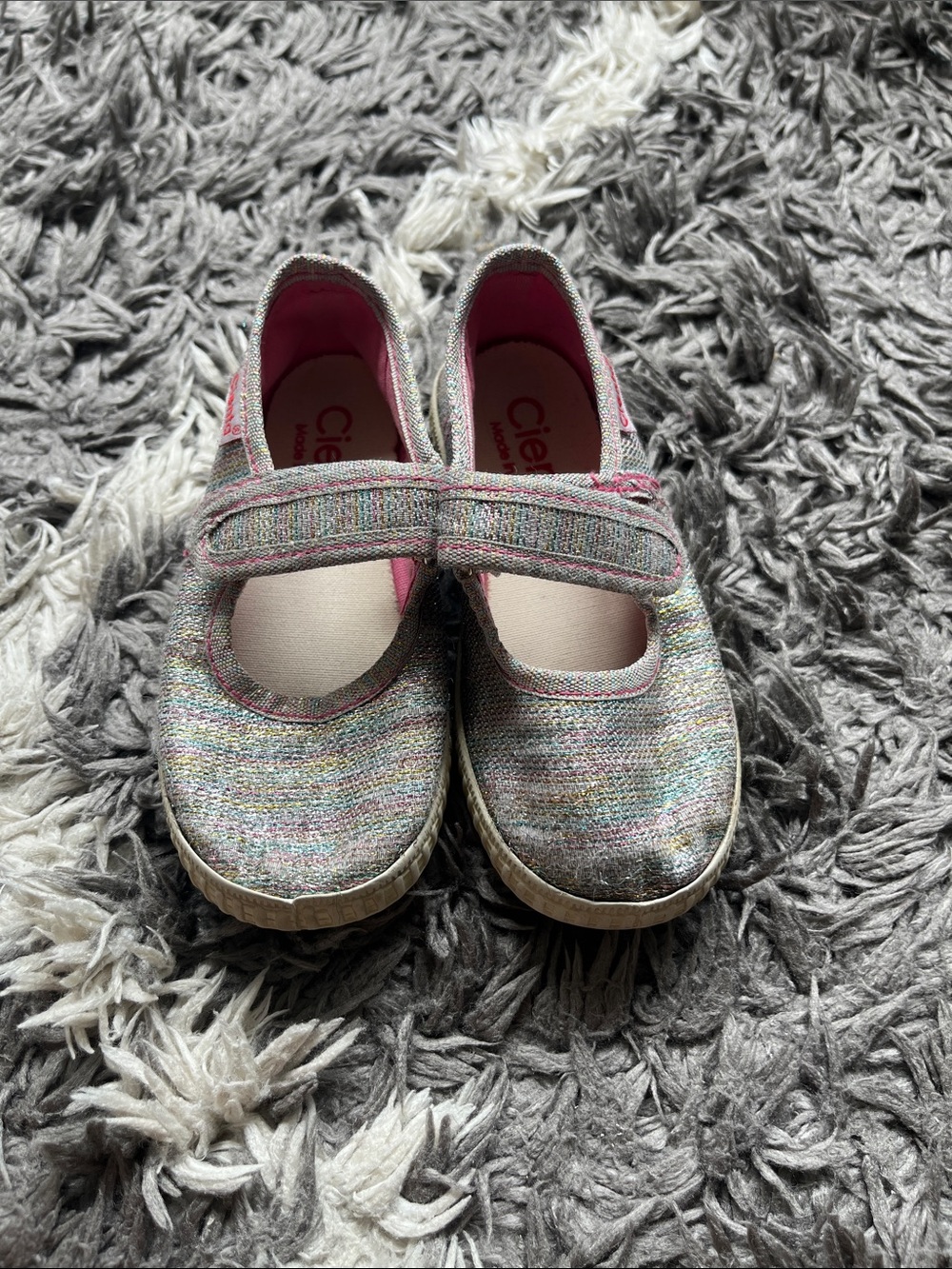 Cienta rainbow glitter shoe. Toddler size 24. Pink. Pre-owned. As is.